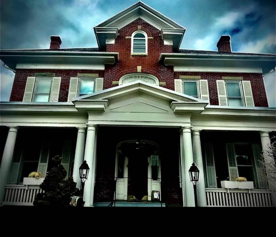 Historic 1912 Hoover House Bed And Breakfast Waynesboro 外观 照片